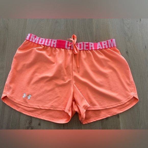 Under Armour Pants - Under Armour women’s loose fit orange & pink athletic shorts large